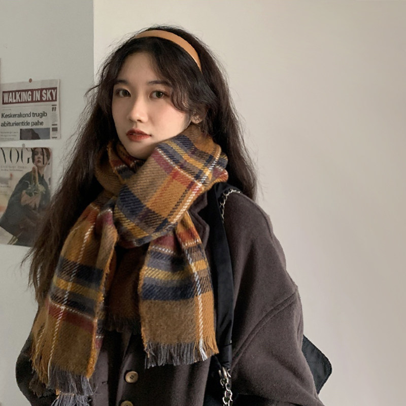 小众2021格子围巾女冬季韩版披肩两G用春秋百搭保暖加厚款英伦经
