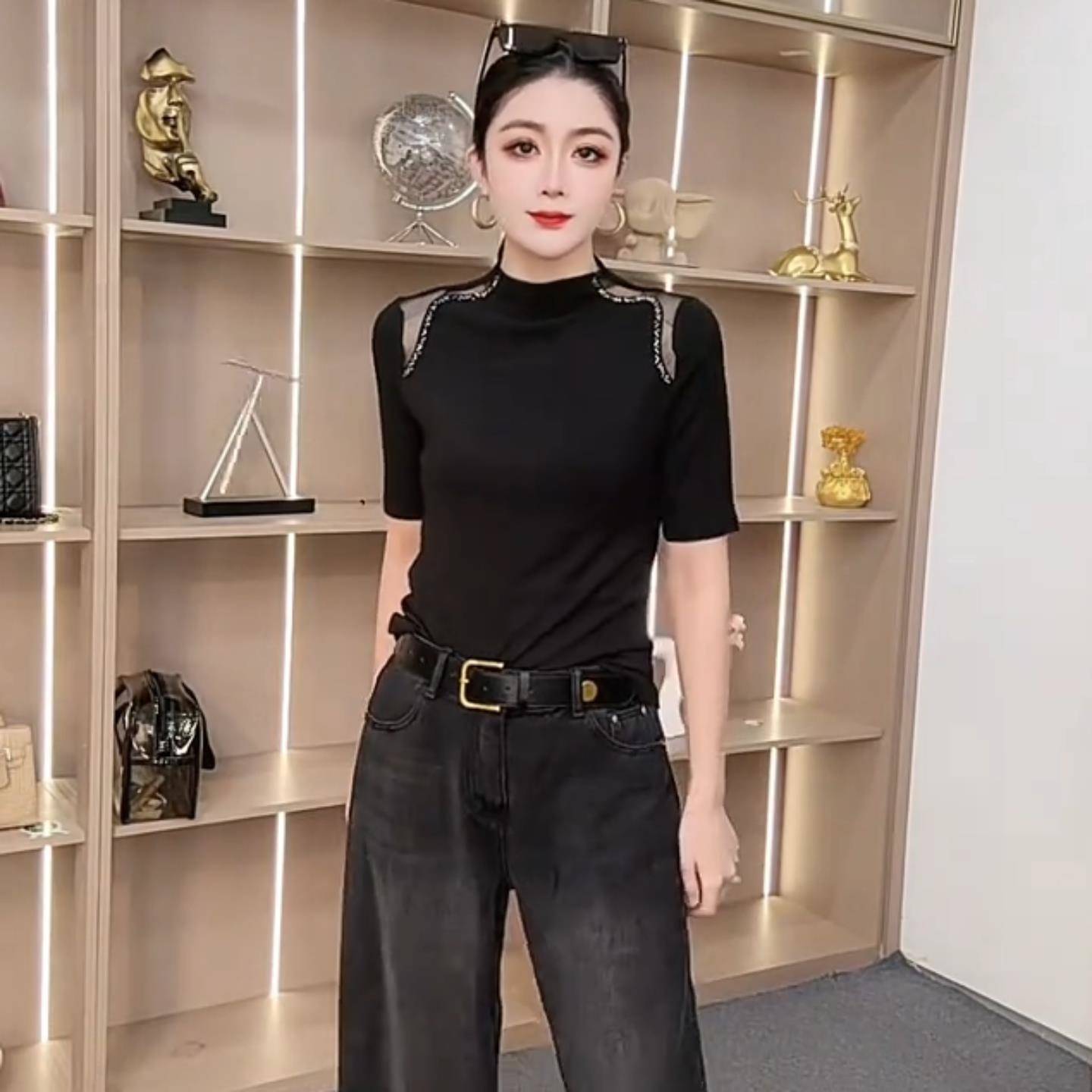 新品时尚镂空中袖T恤女士秋季新款洋气设计感小众露肩上衣百搭打