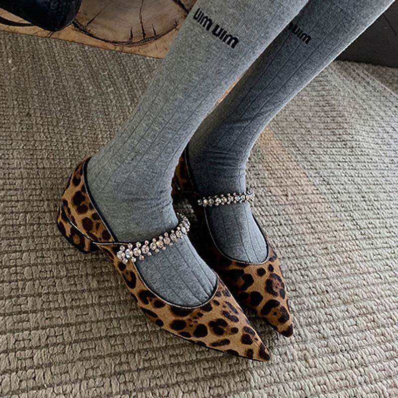 新品尖头单鞋女2026新款春秋小低跟平底水钻粗跟白色法式绝美玛丽