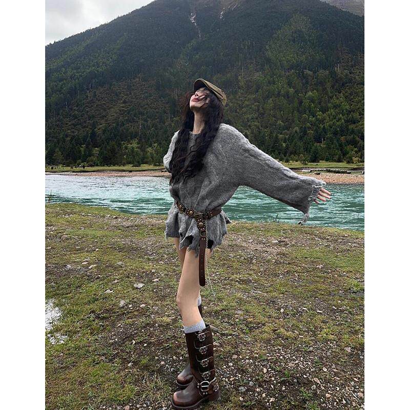 新品废土风灰色不规则破洞麻花毛衣女春秋季设计感软糯宽松套头针