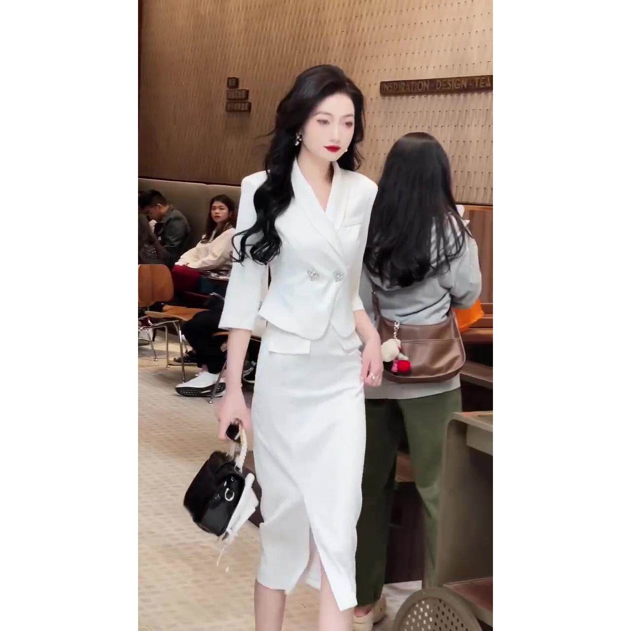 新品欧货气质高档时尚两件套女网红同款法式轻奢女神范包臀裙洋气