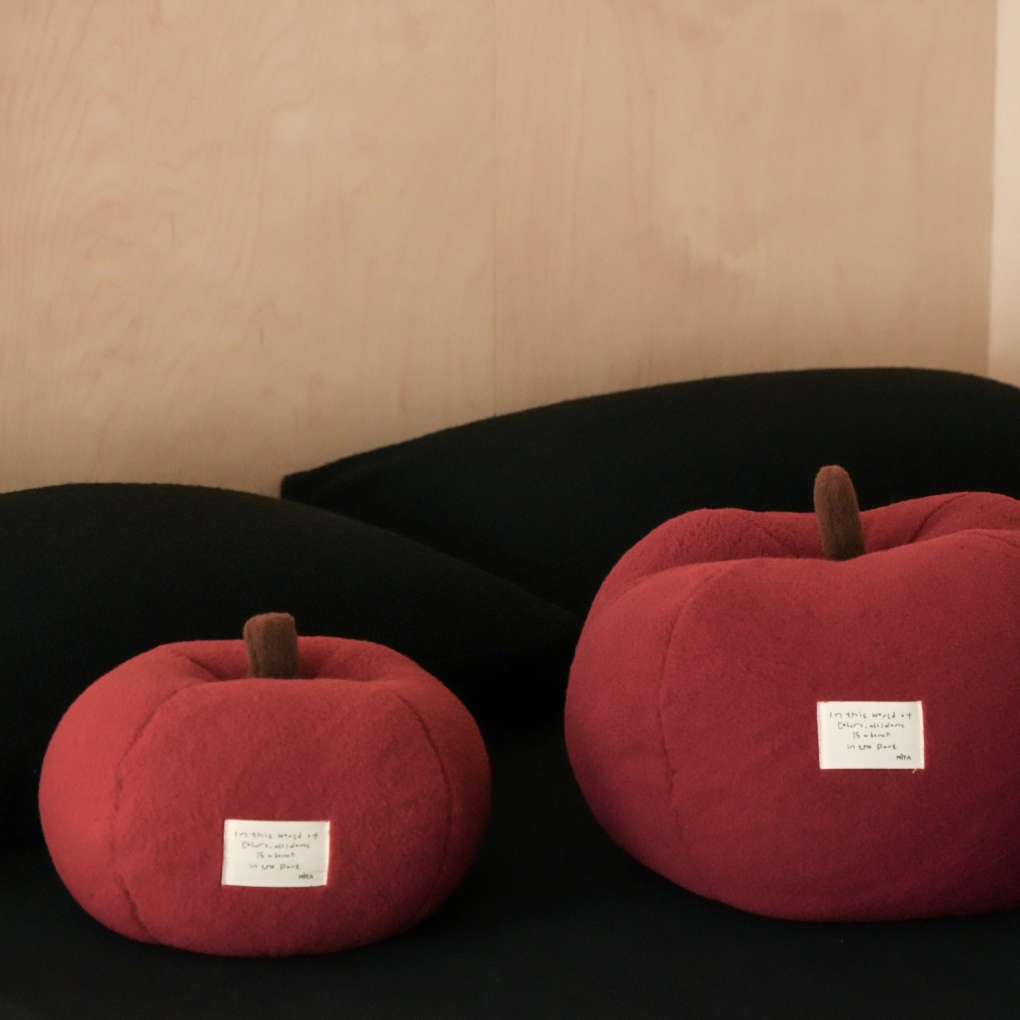 平安果抱枕柔软腰靠沙发