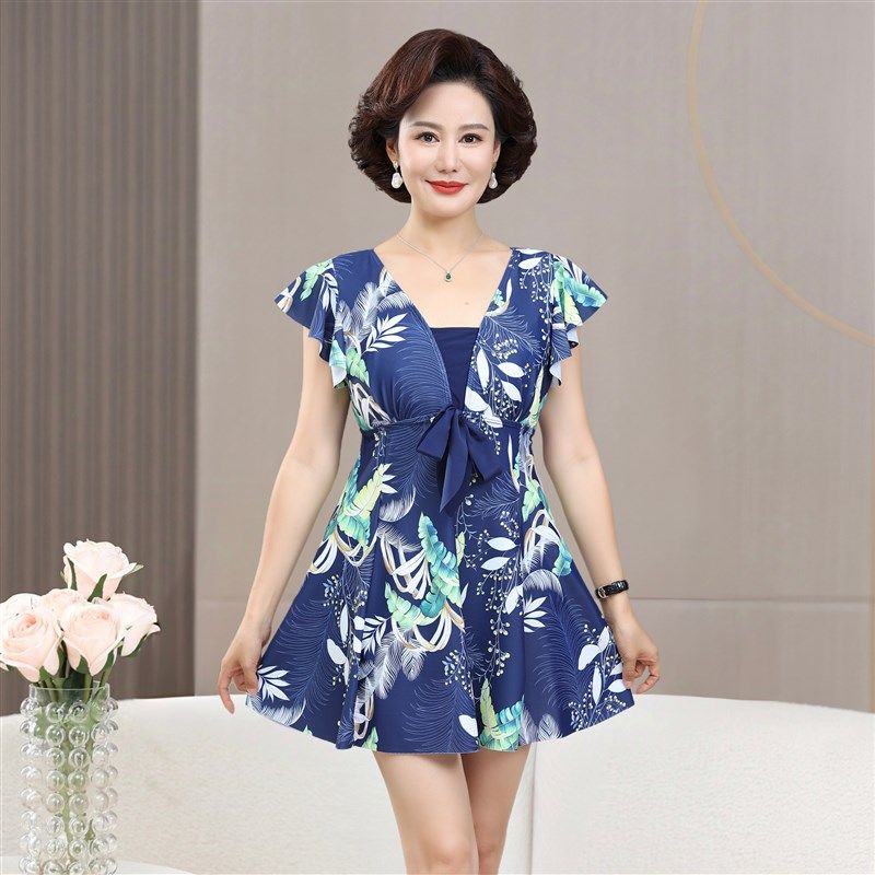 妈妈泳衣女款中老年保守宽松遮肚显瘦连体平角Q女士大码泡温泉泳