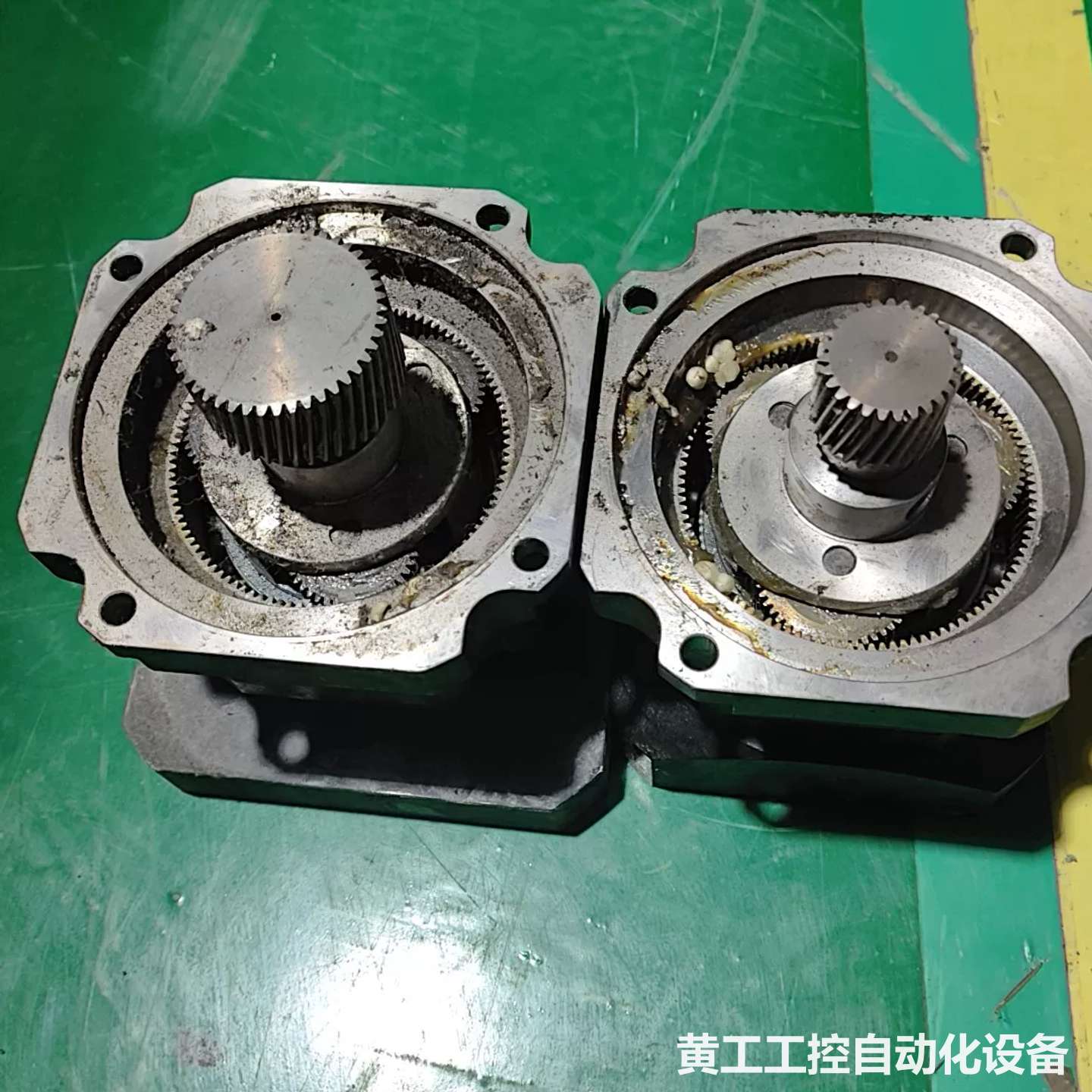 工程机械齿轮箱总成,铝合金外壳,齿轮运转正常。二手拆机件,成