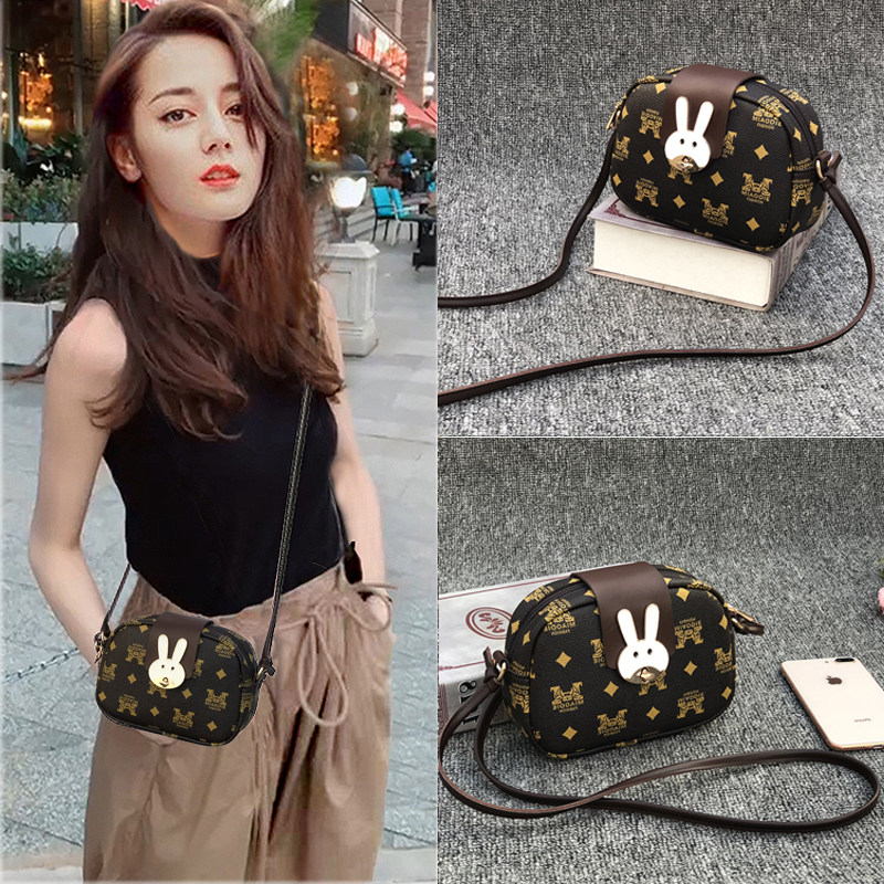 手机包女斜挎2021新款潮软皮放手机袋零钱小包百搭可爱迷你小包包