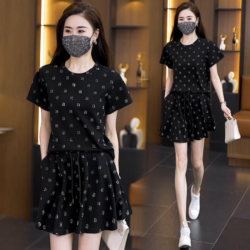 胖MM休闲时尚上衣短裤套装女2025夏季大码女装宽松遮肉洋气两件套