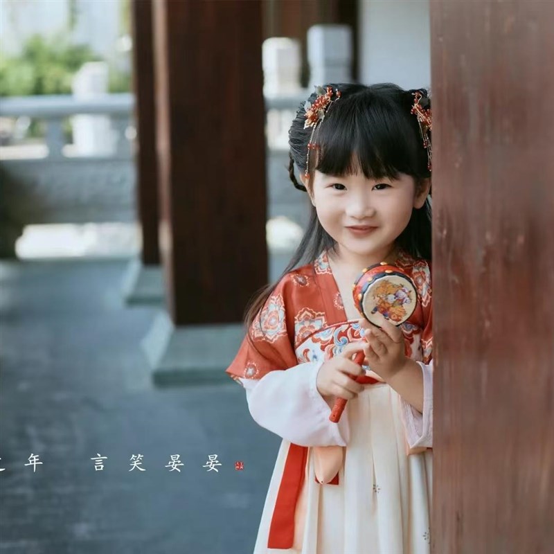 唐代刺绣抹胸襦裙盛唐女童汉服秋风连衣裙国风表演服半袖假两件红
