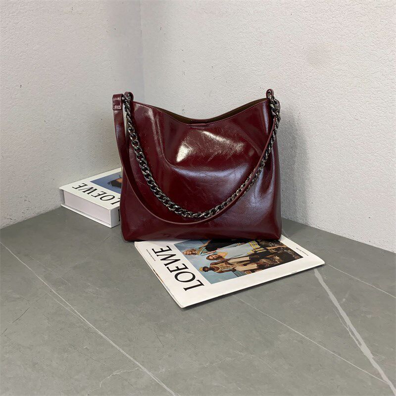 2024新款时尚油蜡皮p水桶包洋气链子手提包休闲软皮大容量单肩斜,箱包皮具/热销女包/男包,水桶包,淘宝优惠券,粉丝福利购,淘宝优惠卷