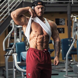 GYMSHARK TECH速干刺绣标短裤男士宽松透气运动健身训练四分裤