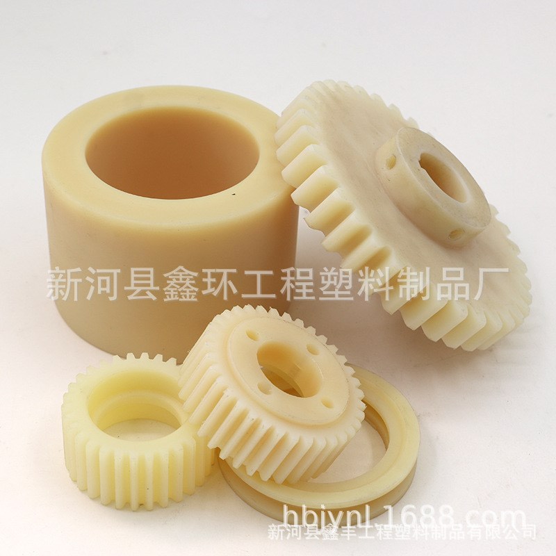 源头工厂定制尼龙配件尼龙弯道挡料板尼龙齿轮轴套含油尼龙管耐磨
