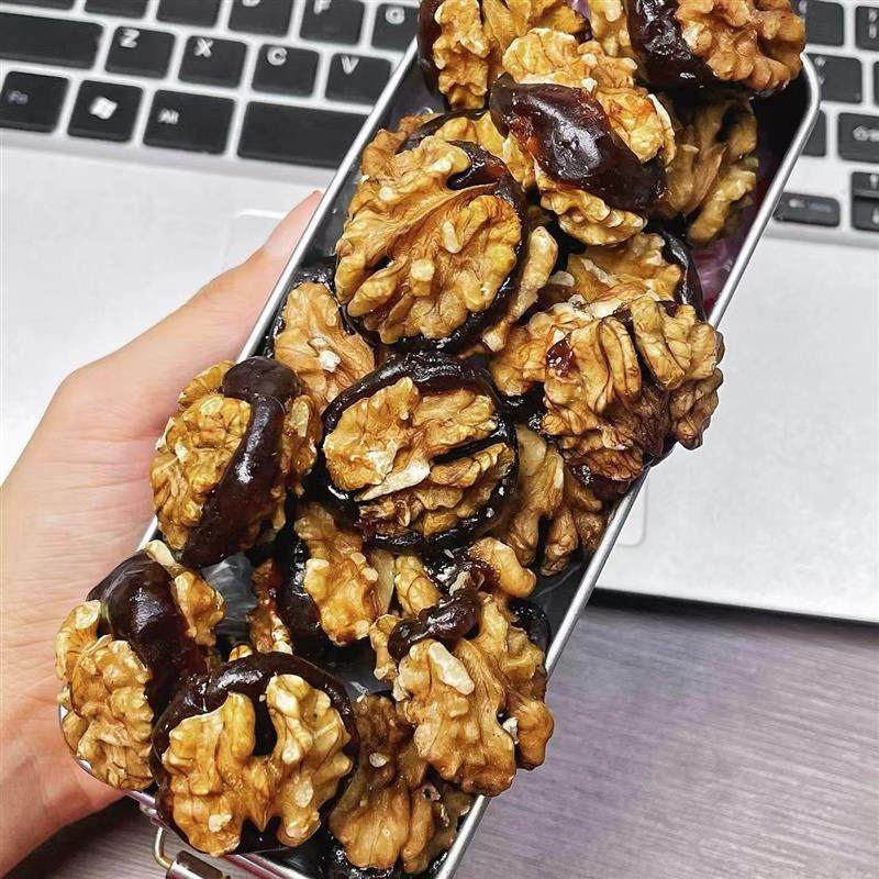 新货枣泥核桃仁红枣夹坚果