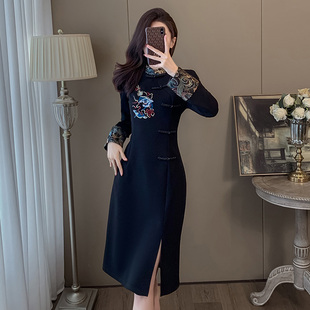 新中式国风刺绣改良旗袍连衣裙女春季新款收腰显瘦高级感开叉裙子