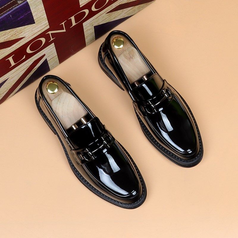 新款尖头皮鞋男韩版漆皮套脚一脚蹬增高商务休闲鞋正装亮皮鞋婚鞋
