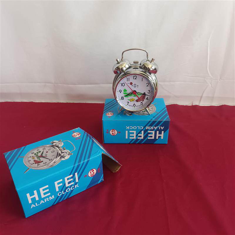七八十年代机械闹钟怀旧老物件老式闹钟闹铃影视道具复古装饰摆件