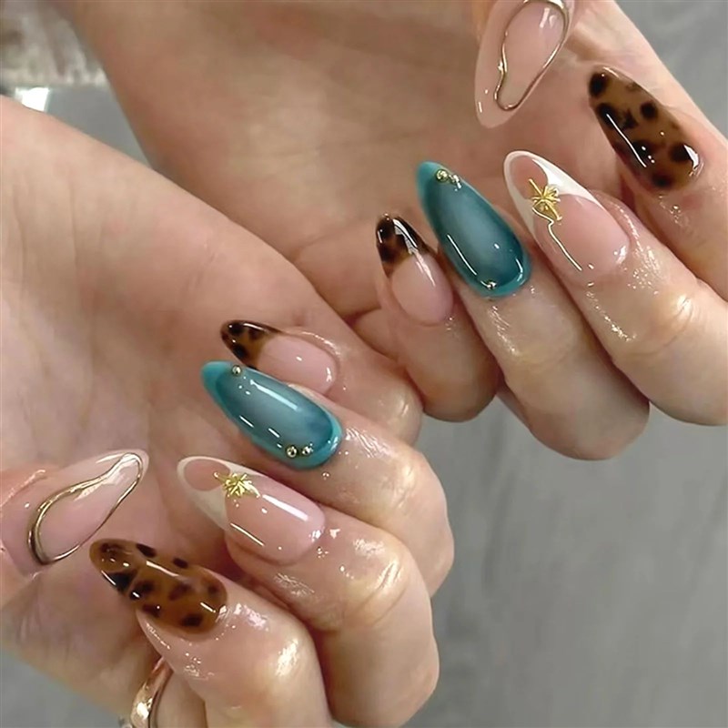 Pinka French Style Fake Nails 3D Bowknot Designs Short Squar