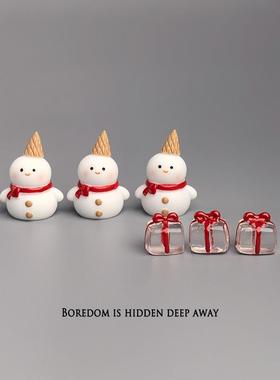 无聊瞭，摆一堆小雪人治愈情绪电脑桌面日式工位办公桌小摆件装饰