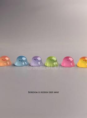 无聊了，摆一堆迷你果冻幽灵治愈电脑桌面工位发疯稳定情绪小摆件