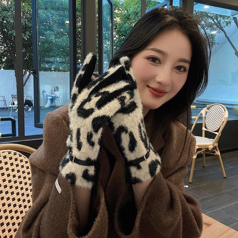 毛绒时髦豹纹皮扣秋冬季女
