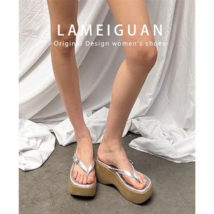 小众设计银色夹趾厚底拖鞋女外穿202G5夏季新款海边度假风沙滩凉