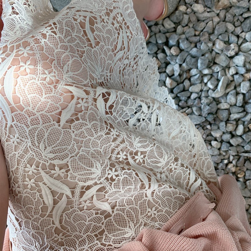 赵宝妮 水溶蕾丝半身裙女春夏新款温柔风百搭高腰中长款包臀裙子