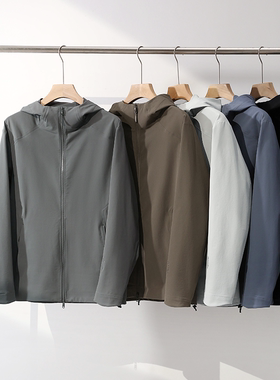 【NOIR RIDGE】春季新款户外休闲连帽防风防泼水压胶软壳夹克外套