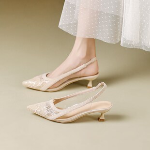 不闷脚透气蕾丝网纱包头凉鞋女夏季杏色I3厘米小跟尖头后空高跟鞋