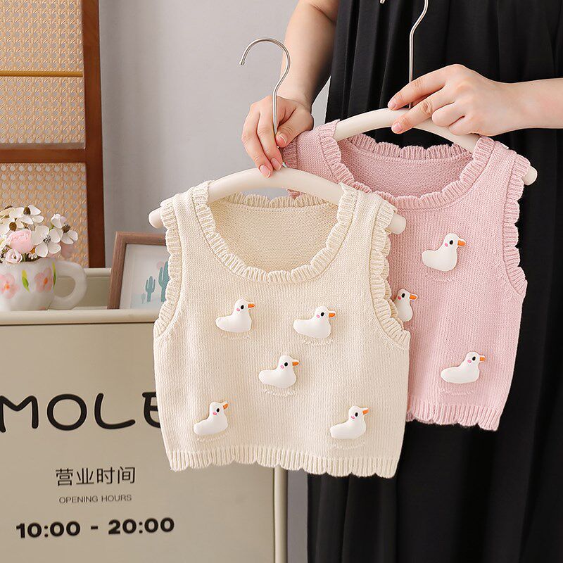 女童可爱针织马甲洋气春秋新款女宝宝薄款背心婴儿坎肩毛线上衣潮