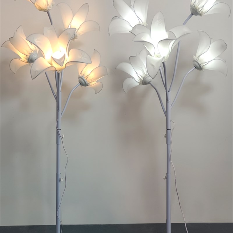 婚庆发光铃兰花灯五头花蕾灯路引灯摆件婚礼装饰背景现场布置铁艺