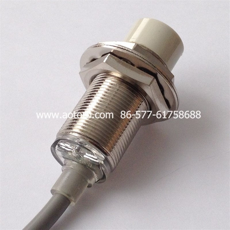 AOTORO接近开关TR188DP E2EX10MF1三线PNP常开24V 电感式 M18