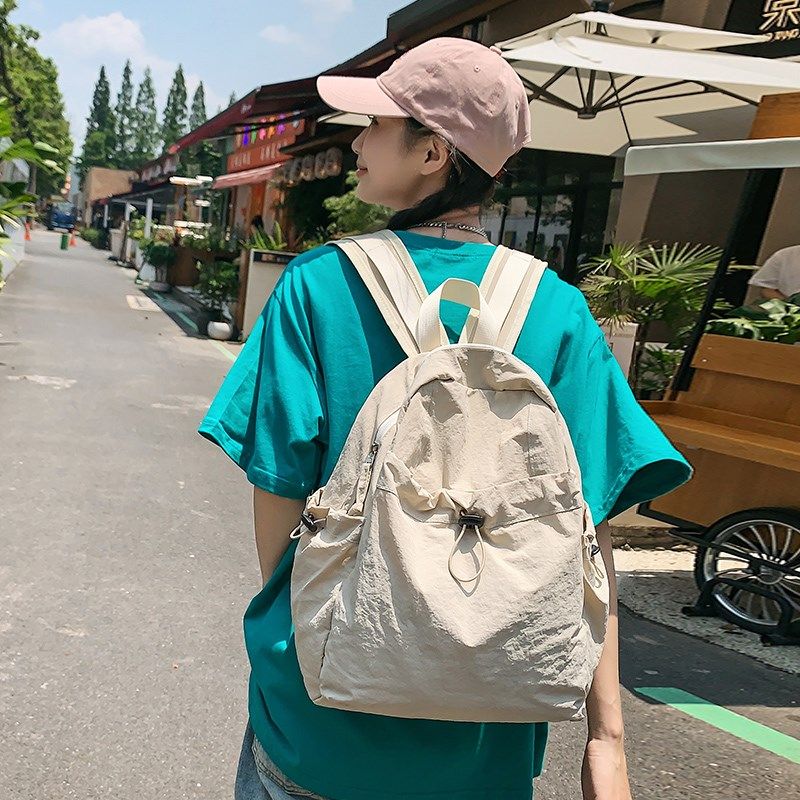 墨绿色双肩包设计感小p众小型旅游背包女2024新款轻量化运动小书