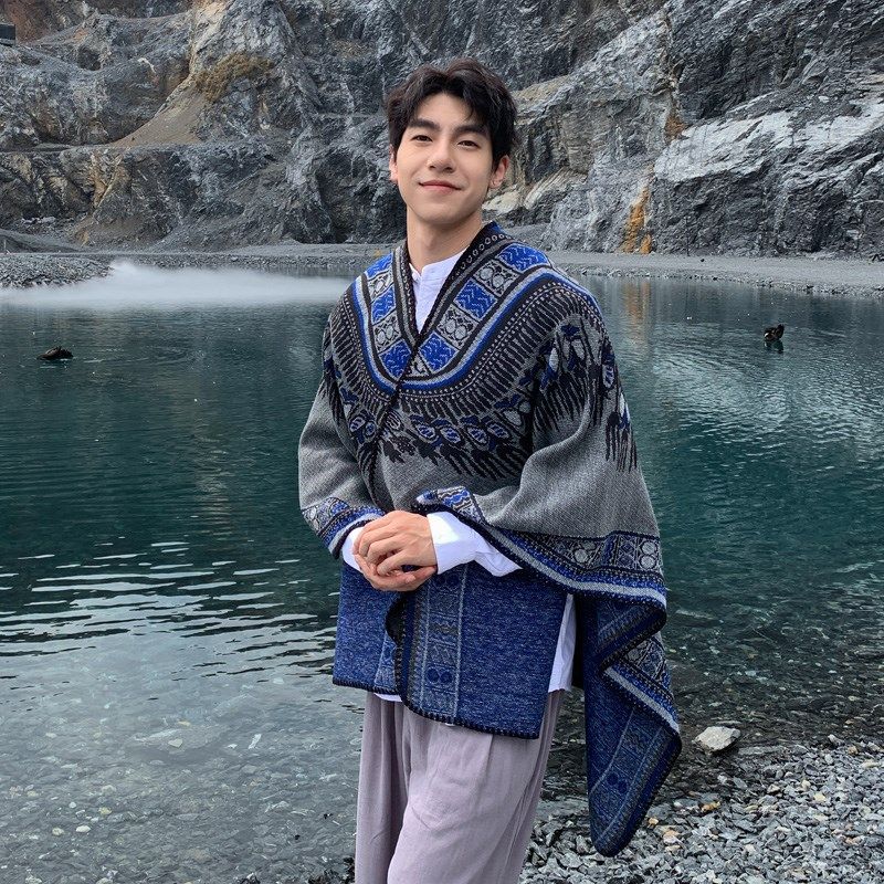 情侣款民族风开叉大披肩新疆西藏旅游披风男M女大西北拍照保暖斗