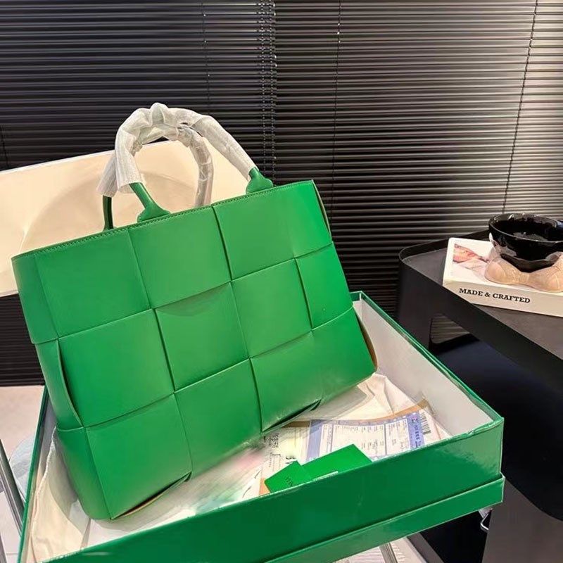 编织女包托特大包2024s新款手提休闲单肩百搭时尚大容量菜篮子包,箱包皮具/热销女包/男包,托特包,淘宝优惠券,粉丝福利购,淘宝优惠卷