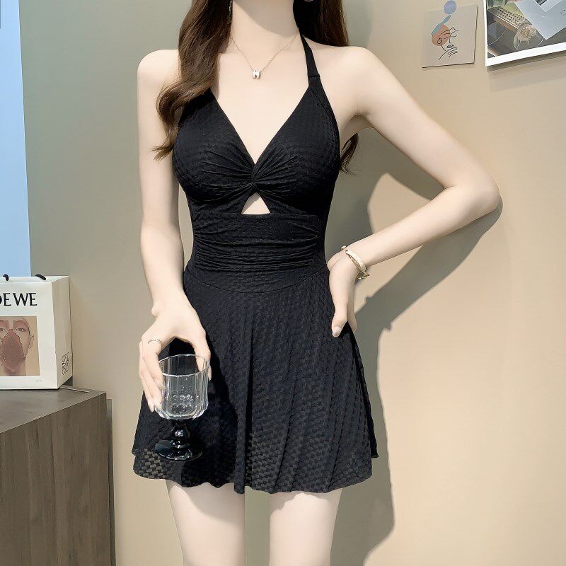 连身泳衣女士夏季新l款黑色挂颈微胖大尺码遮肉显瘦平角裙式保守