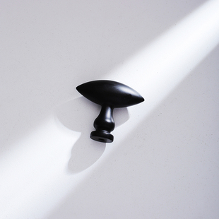 不止黄铜极简橄榄型衣柜门把手整体橱柜子简约个性哑光黑色鞋柜小