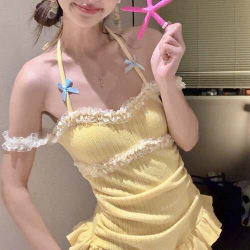 韩国游泳衣女2025新款奶黄色纯欲风保守聚拢遮肉显瘦连体甜美泳装