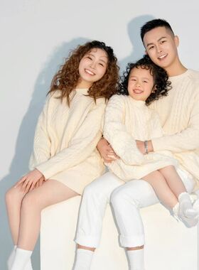 影楼摄影服装f影楼拍照新年亲子装圣诞主题白毛衣全家福拍照服装