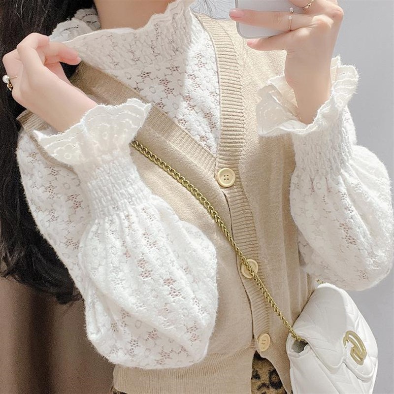 磨毛蕾丝打底衫女加绒加厚秋冬洋B气喇叭袖毛衣内搭白色高领蕾丝