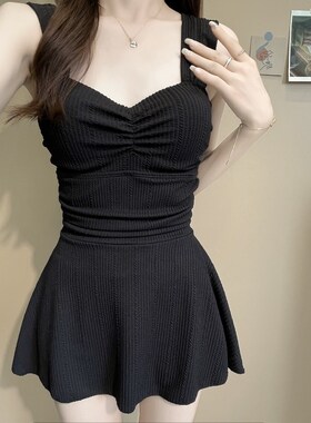 泳衣女夏2c024新款爆款连体裙式平角保守黑色高级感学生温泉游泳