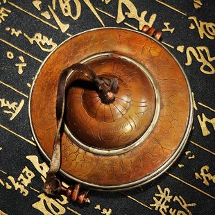 藏式碰铃盒藏式 用品尼泊尔手工雕花八吉祥紫铜碰玲碰玲保护套子