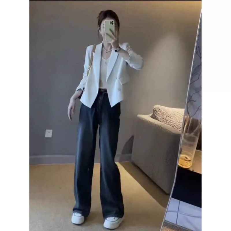 2024年秋季新款短款小西装外套女设计高级感休闲小个子西服上衣潮