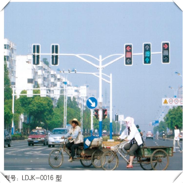 工厂双杠双横臂双向杆交通信号灯高速路孔一体化红绿灯
