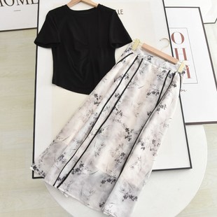 水墨印花马面半身裙两件套装 朗 T恤 圆领褶皱收腰短袖 时尚