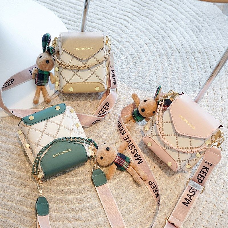 女童包包可爱2024新款斜挎包时尚学生单肩包小女孩洋气手提外出包