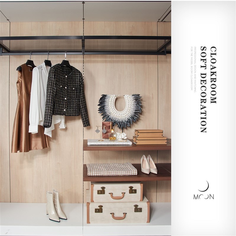 慕空间轻奢样板房衣帽间女士衣柜衣服摆件售楼处展厅软装饰品道具