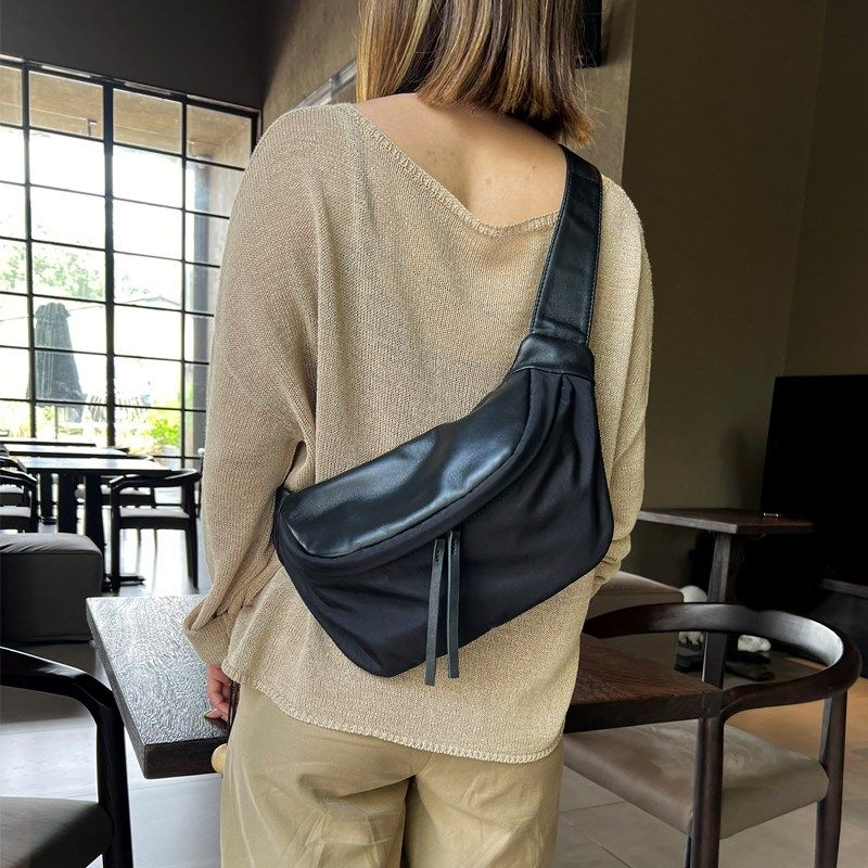 胸包真皮单肩斜挎包休闲时尚腋下包男女通用羊皮配防水牛津纺轻便,箱包皮具/热销女包/男包,胸包,淘宝优惠券,粉丝福利购,淘宝优惠卷