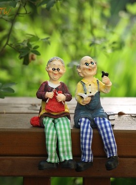 创意享受休闲时光的老爷爷老奶奶客厅电视柜餐桌酒柜橱窗装饰摆件