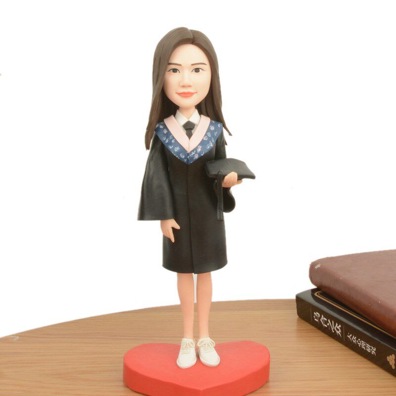 专业定制毕业礼h物送女生 送同学 大学纪念品手工卡通人偶公仔真