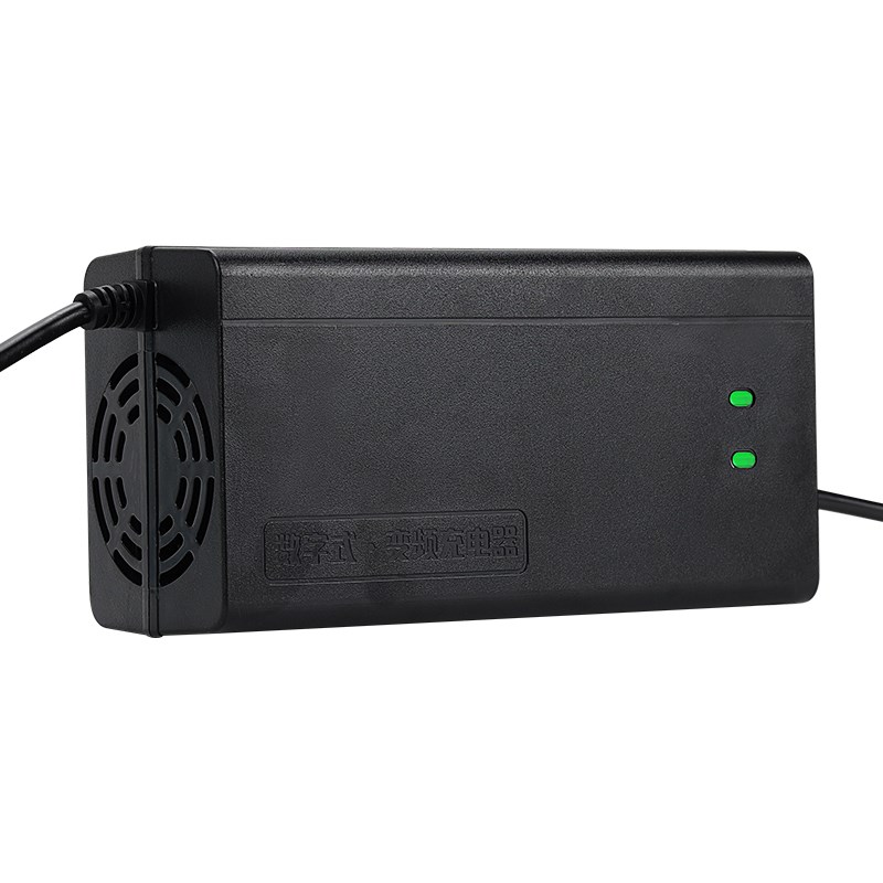 16.8V12.6V强启电源充电器12V24V应急启动一体机锂电池3A5A8A