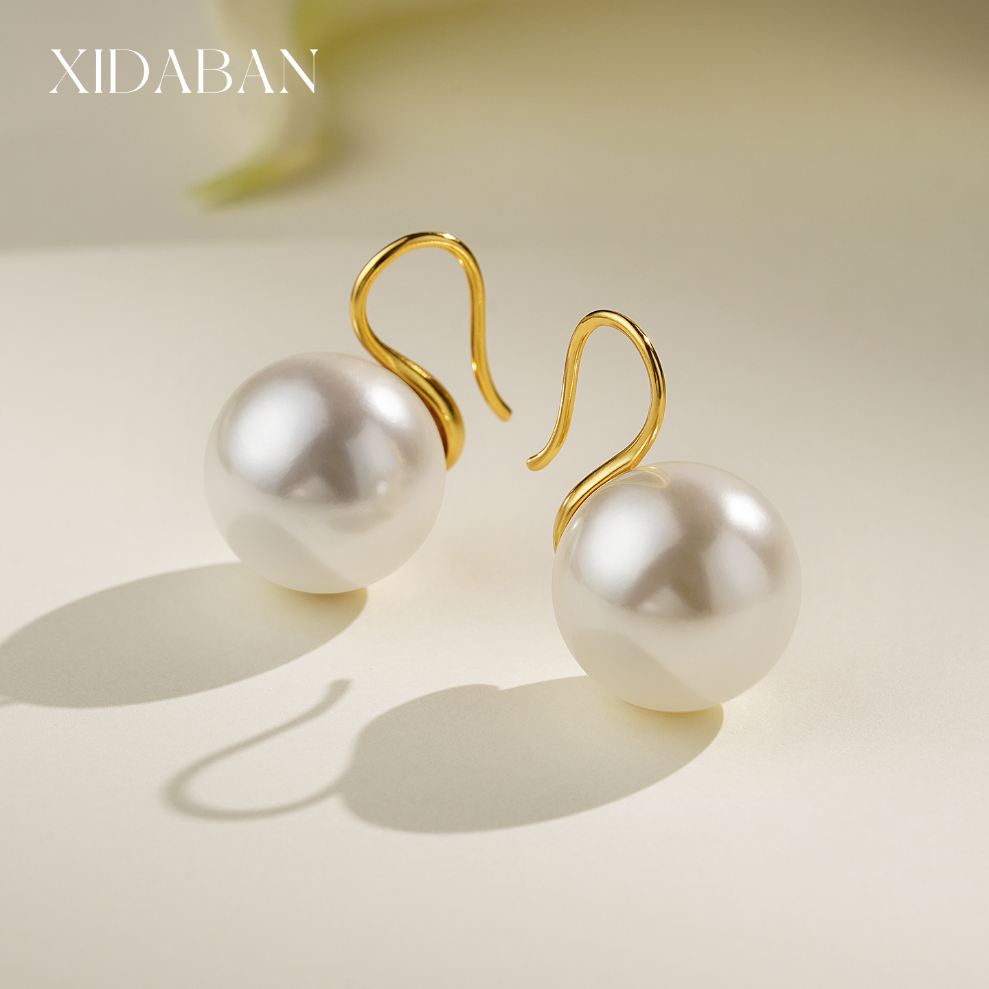 强光正圆施家珍珠  S925纯银精工耳钩