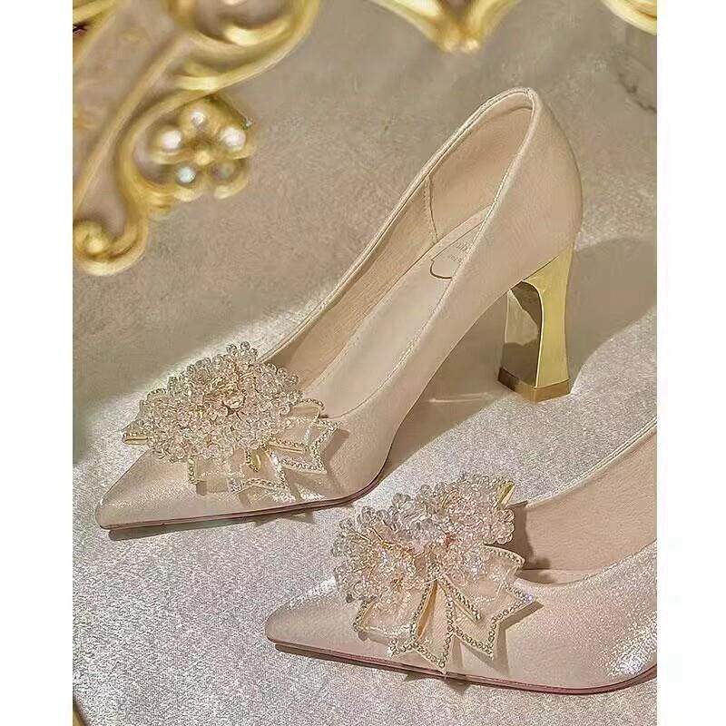 新品法式缎面婚鞋女新款秀禾主婚纱两穿粗跟不累脚新娘高跟鞋孕妇